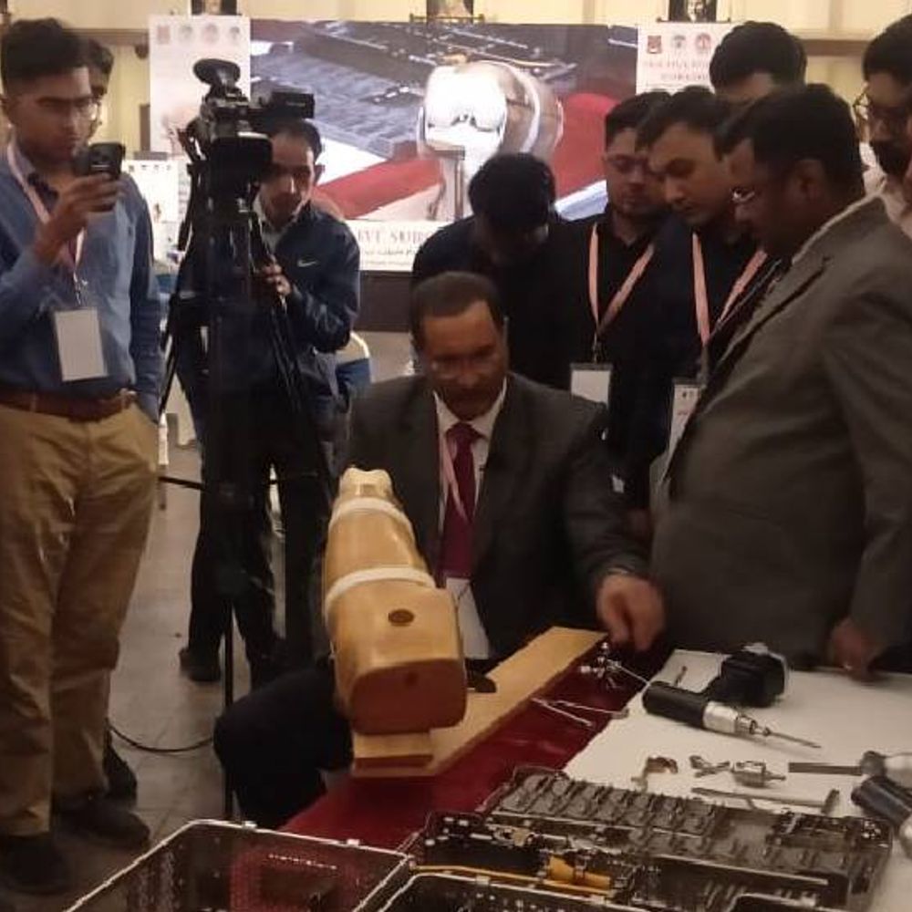 अब घुटने के दर्द के लिए UKR तकनीक नई उम्मीद:जीएमसी भोपाल ने विशेषज्ञों ने साझा की जानकारी