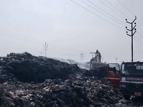 मेरठ में कूड़े के कारण पलायन को मजबूर 60000 लोग:बोले बढ़ रही कैंसर जैसी बीमारियां, उद्योग भी बंद होने के कगार पर, नगर निगम है जिम्मेदार