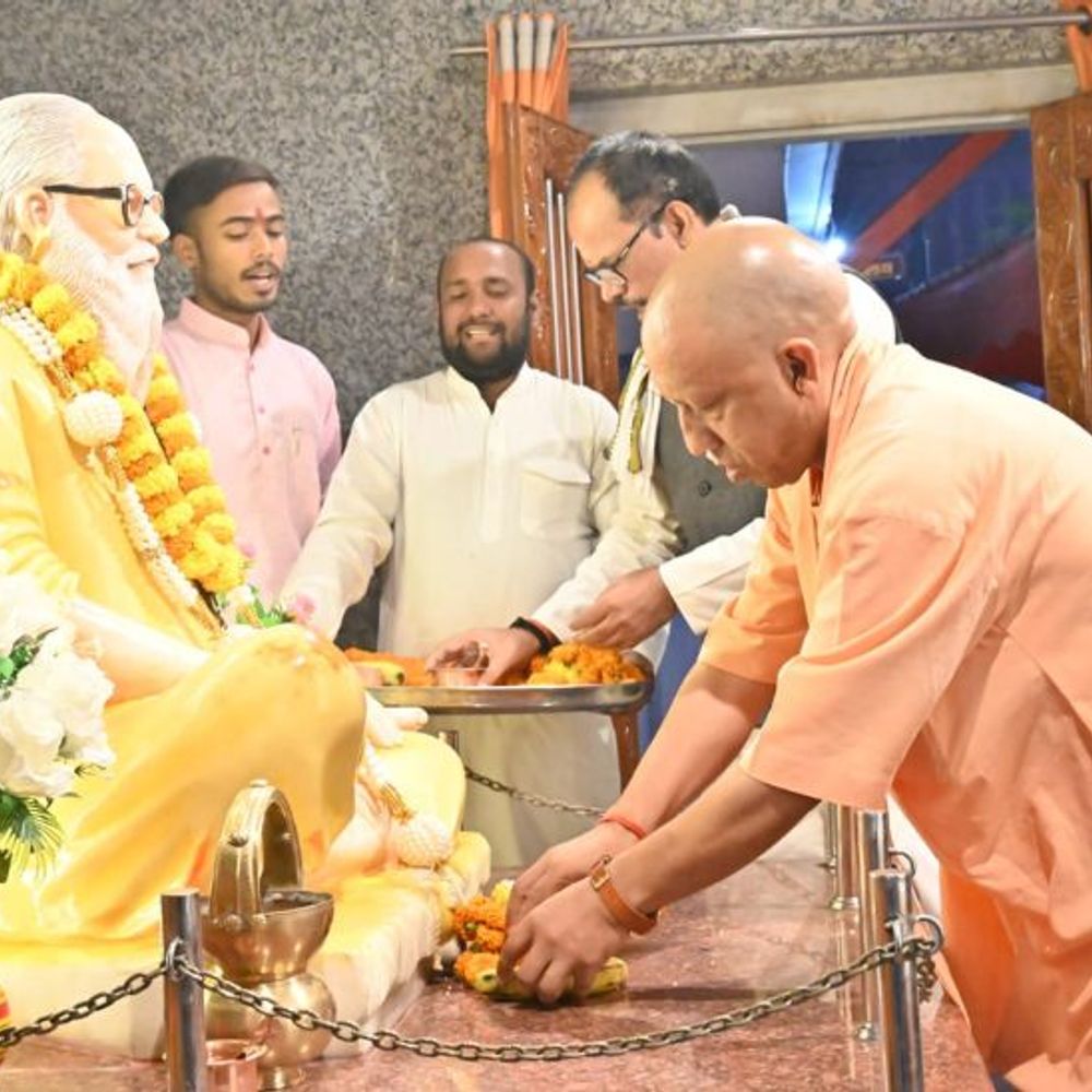 दो दिवसीय यात्गोरा पर रखपुर पहुंचे CM योगी आदित्यनाथ:कल एकता यात्रा में शामिल होंगे