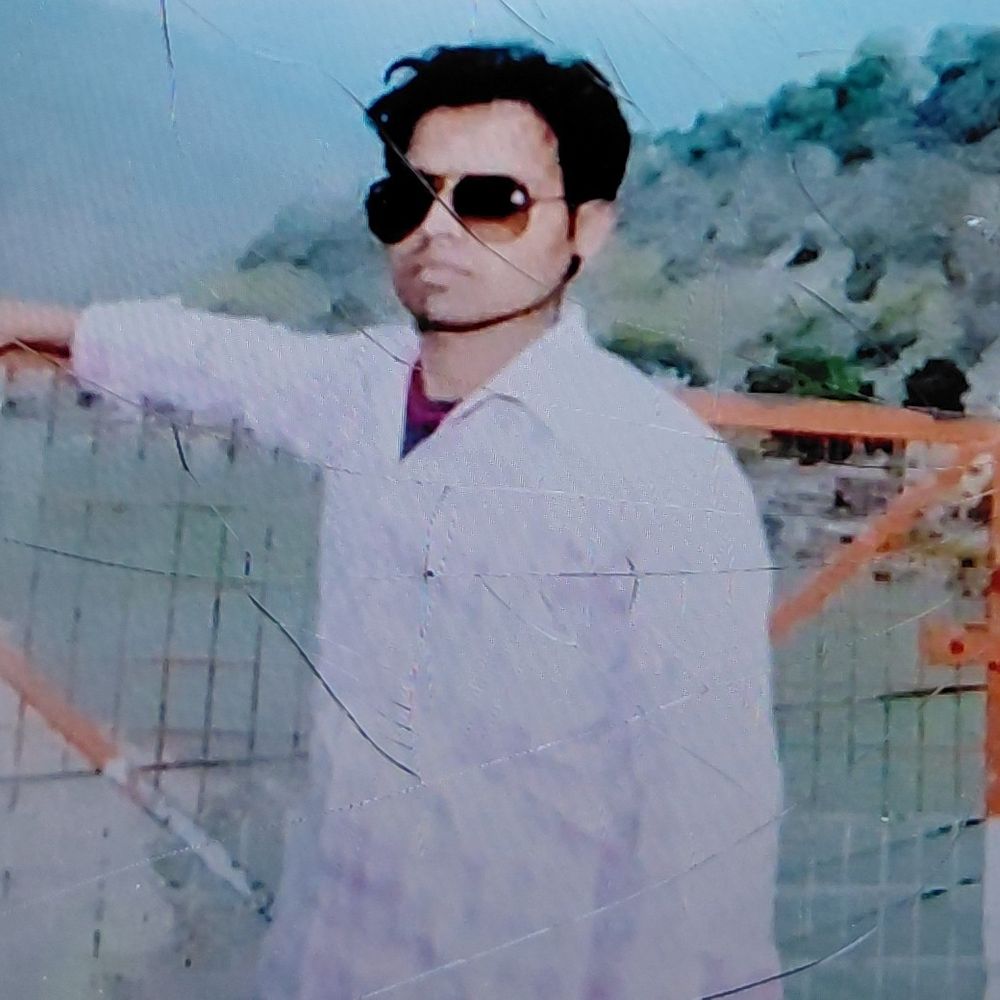 फर्रुखाबाद में युवक ने फंदा लगाकर जान दी:घरेलू कलह बनी वजह, रविवार को घर में हुआ था विवाद