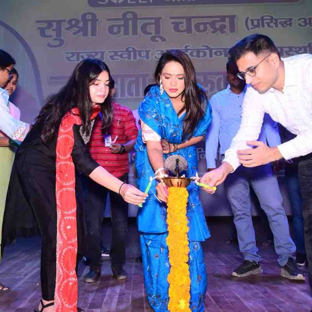 नीतू चंद्रा मोतिहारी में मतदाता जागरूकता अभियान में शामिल:लोगों से की 'पहले मतदान, फिर जलपान' की अपील, कल वोटिंग