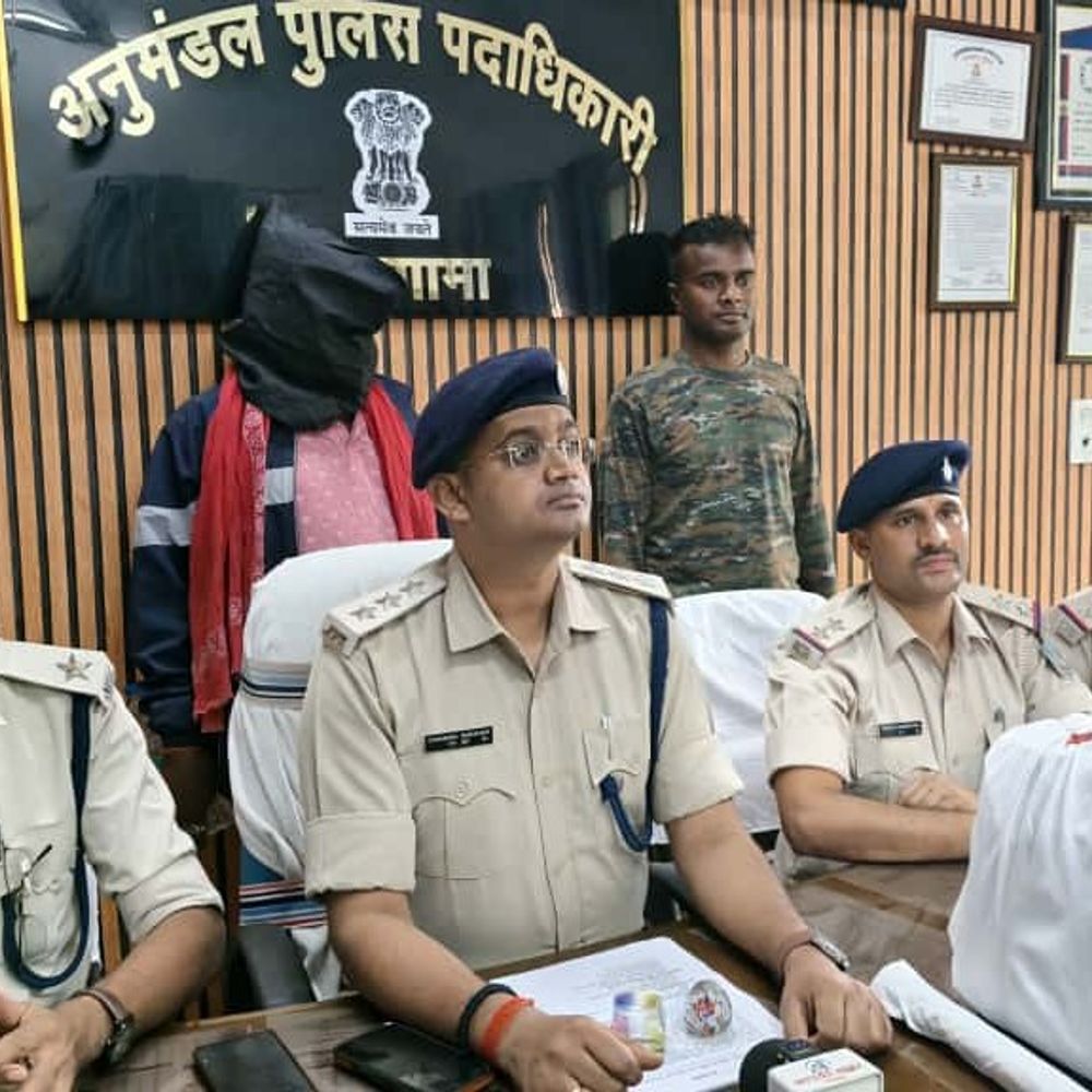 गोड्डा में 8 किलो गांजा जब्त, तस्कर गिरफ्तार:  पुलिस ने बाइक समेत आरोपी को पकड़ा, पहले भी जा चुका है जेल – Godda News