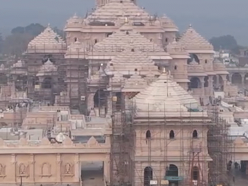 राममंदिर पर बटन दबते ही 10 सेकेंड में फहराएगी ध्वजा:3km दूर से दिखेगी, PM अयोध्या में 3 घंटे रहेंगे, मेहमानों के लिए टेंट सिटी बसाई गई