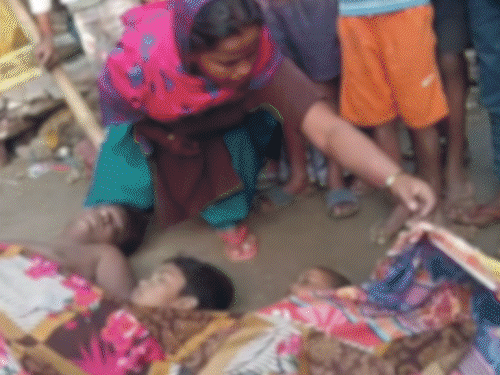 पटना में छत गिरी, परिवार के 5 लोगों की मौत:पति-पत्नी, 3 बच्चों की मलबे में दबने से जान गई; इंदिरा आवास योजना से बना था घर