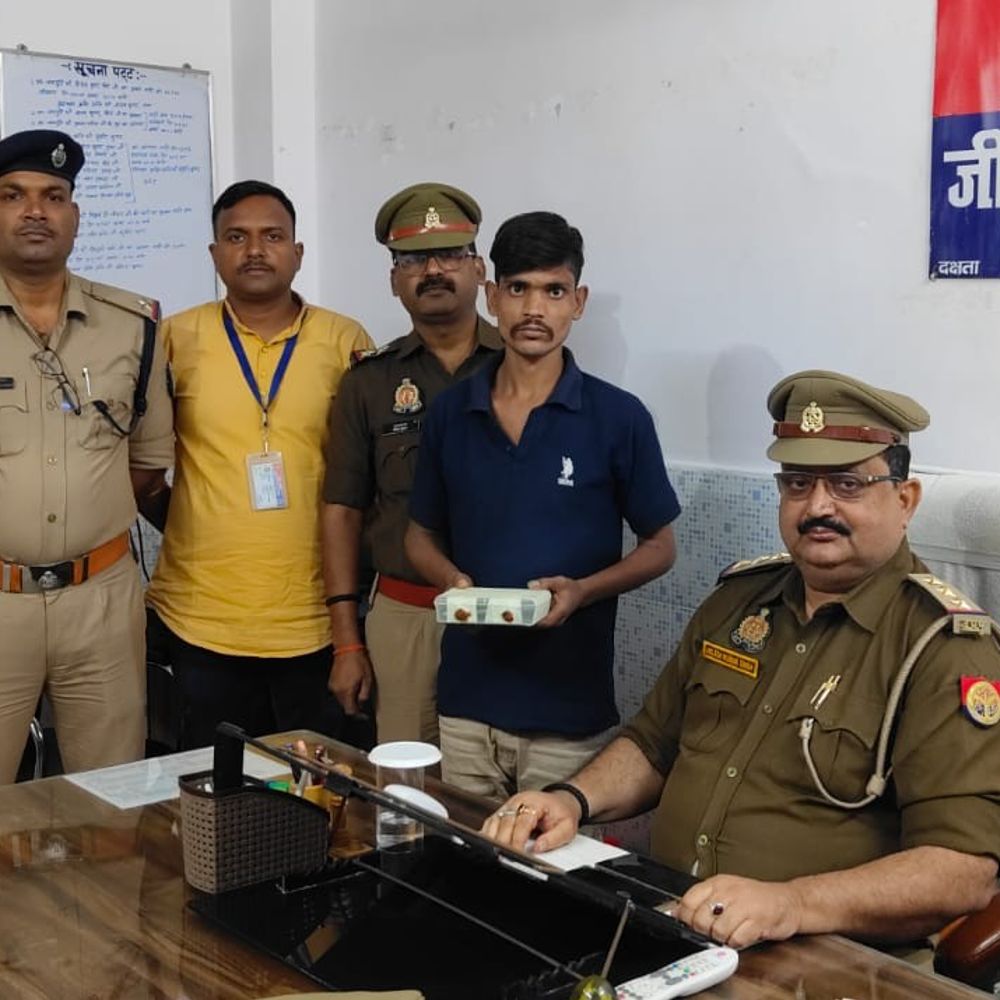 प्रयागराज स्टेशन पर मोबाइल चोर गिरफ्तार:जीआरपी ने चोरी का मोबाइल बरामद किया, 22 वर्षीय आरोपी जेल भेजा गया