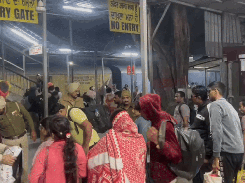 दिल्ली ब्लास्ट के बाद पंजाब में रेड अलर्ट:पुलिस फोर्स तैनात, चेकिंग बढ़ाई गई; चंडीगढ़ में भी हाई अलर्ट किया गया