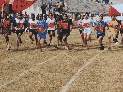 गोरखपुर विश्वविद्यालय में एथलेटिक मीट में बोले प्लेयर:मैं नीरज चोपड़ा को फॉलो करती, तो कोई बोल मिल्खा सिंह मेरे हीरो, 12 को समापन