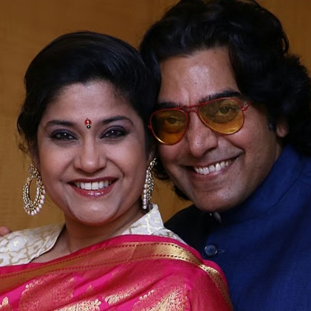 शादीशुदा प्रोड्यूसर ने रेणुका शहाणे को दिया था अटपटा ऑफर:ब्रांड एंबेसेडर बनने के बदले साथ रहने की शर्त रखी, एक्ट्रेस बोलीं- इनकार पर बदला लेते हैं