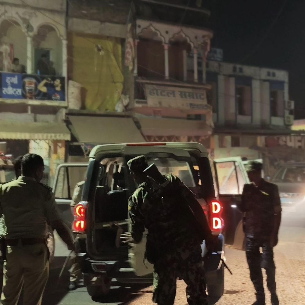 लाल किला धमाके के बाद शिवहर में अलर्ट:नगर थाना अध्यक्ष ने लिया जायजा, वाहनों की ली गई तलाशी