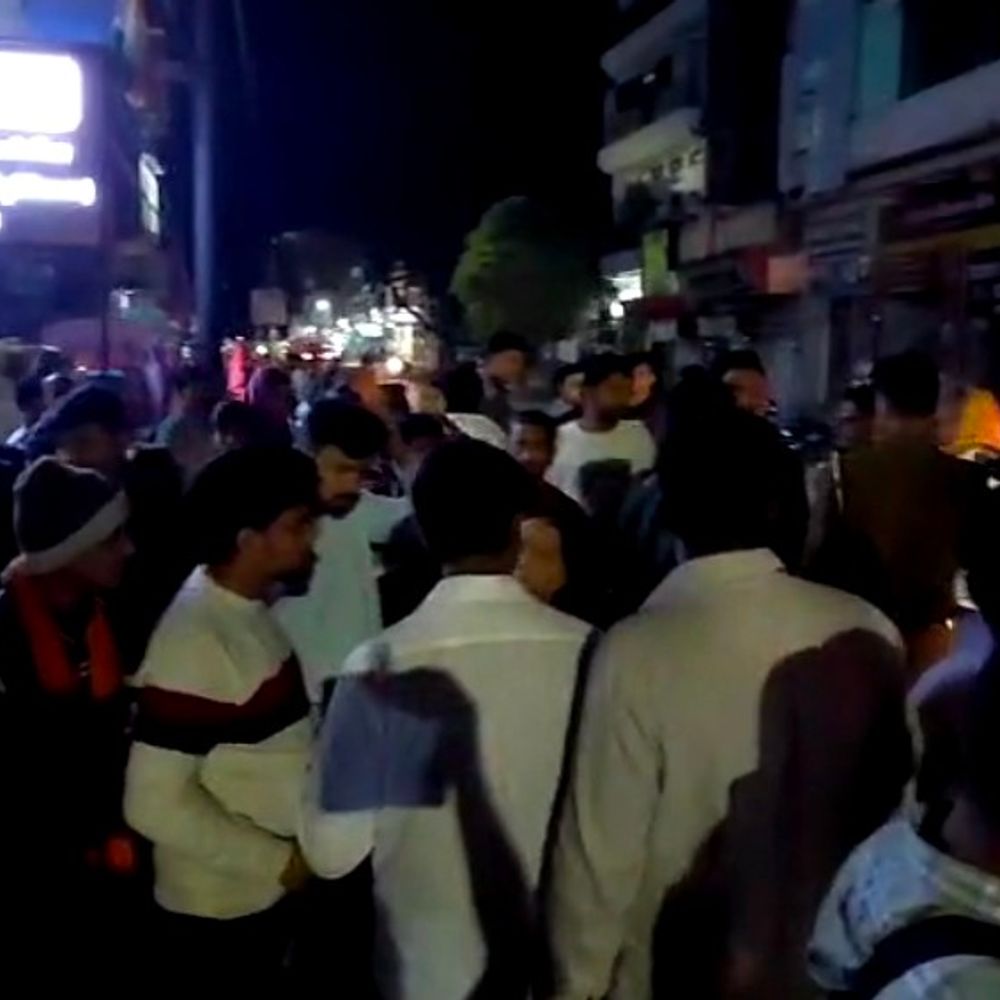 प्रसूता की हालत बिगड़ी, परिजनों ने किया हंगामा:निजी नर्सिंग होम में डॉक्टर-स्टाफ पर लापरवाही का आरोप