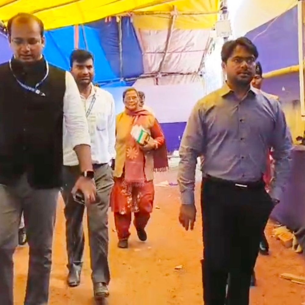 डीएम ने शेखपुरा में वज्रगृह की सुरक्षा का लिया जायजा:सीसीटीवी कैमरों की जांच की, सुरक्षाकर्मियों को दिए निर्देश