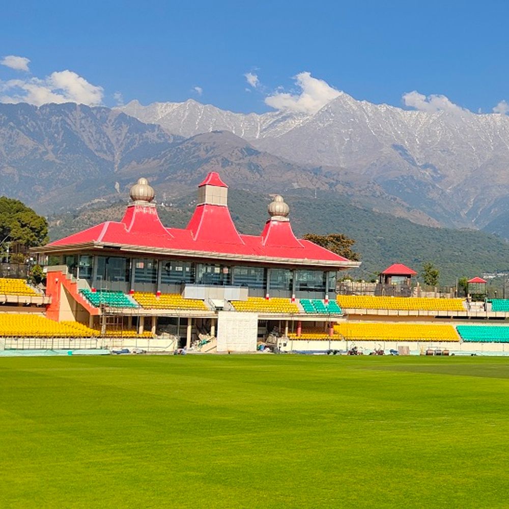 धर्मशाला में भारत-साउथ अफ्रीका टी-20 मैच:14 दिसंबर को मुकाबला; HPCA तैयारियों में जुटा, स्टेडियम को नई 'विंटर राई ग्रास' से सजाया