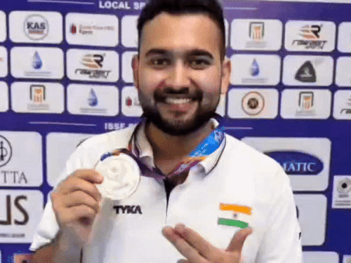 करनाल के अनीश भानवाला ने जीता सिल्वर मेडल:मिस्र में ​​​​​​​वर्ल्ड चैंपियनशिप, रैपिड फायर पिस्टल में भारत को दिलाया पहला पदक