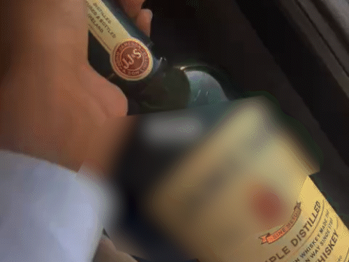 रोहतक की स्कूल बस में शराब पार्टी का VIDEO:स्टूडेंट के हाथ में गिलास; छात्राएं-टीचर भी मौजूद, प्रिंसिपल बोलीं- जूस था, जांच कमेटी बनी