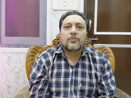 पूर्व सहयोगी ने आजम को भेजा 500 रुपए का मनीऑर्डर:बोले- बेटा अब्दुल्ला करोड़पति, फिर भी बाप घर बेचने को मजबूर..ये शर्मनाक; हम जुटाएंगे खैरात