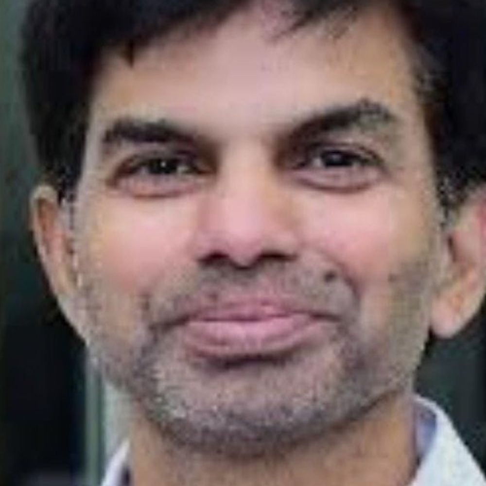 प्रो. गौतम जैसवार की जमानत याचिका पर 13 को सुनवाई:आगरा यूनिवर्सिटी के प्रोफेसर पर शोध छात्रा ने लगाए थे आरोप, कोर्ट में डाली थी याचिका