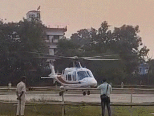 चीफ इलेक्टोरल ऑफिसर टीम ने किया स्ट्रांग रूम का निरीक्षण:जमुई के KKM कॉलेज में मतगणना तैयारियों का लिया जायजा, कहा- न हो लापरवाही