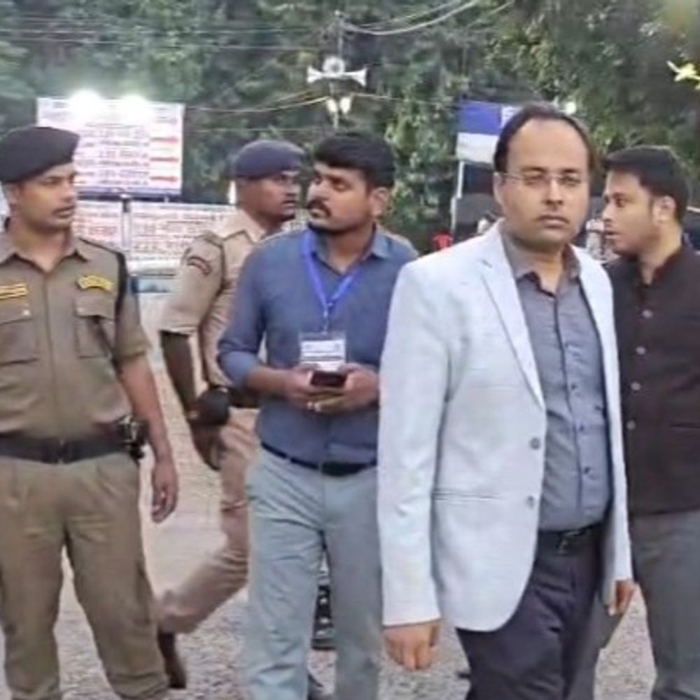 गयाजी में काउंटिंग को लेकर बोधगया-गया-मानपुर के स्कूल बंद रहेंगे:प्रशासन ने जारी किया आदेश, मतगणना सेंटर के आसपास ट्रैफिक डायवर्जन को लेकर लिया फैसला