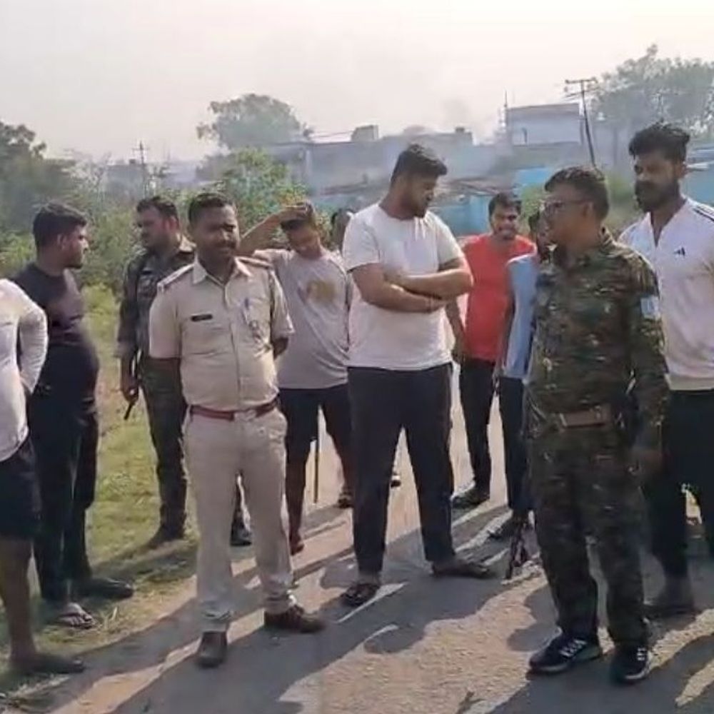 धनबाद में कोयला वर्चस्व को लेकर फायरिंग:  पुलिस ने शुरू की जांच, दो हिरासत में लिए गए; घटनास्थल से जिंदा कारतूस और खोखा बरामद – Dhanbad News