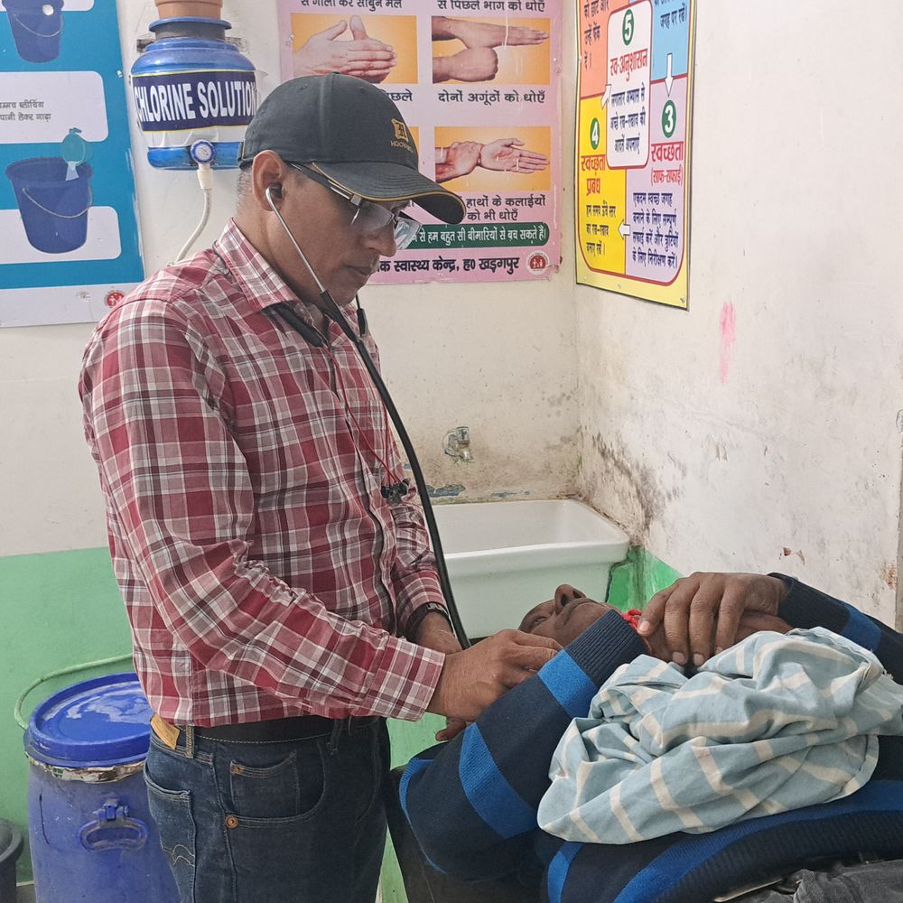 खड़गपुर में मैजिक के टक्कर से तीन लोग घायल:  श्रद्धा भोज जाते समय हादसा, नशे की हालत में चालक गिरफ्तार – Haveli Kharagpur News