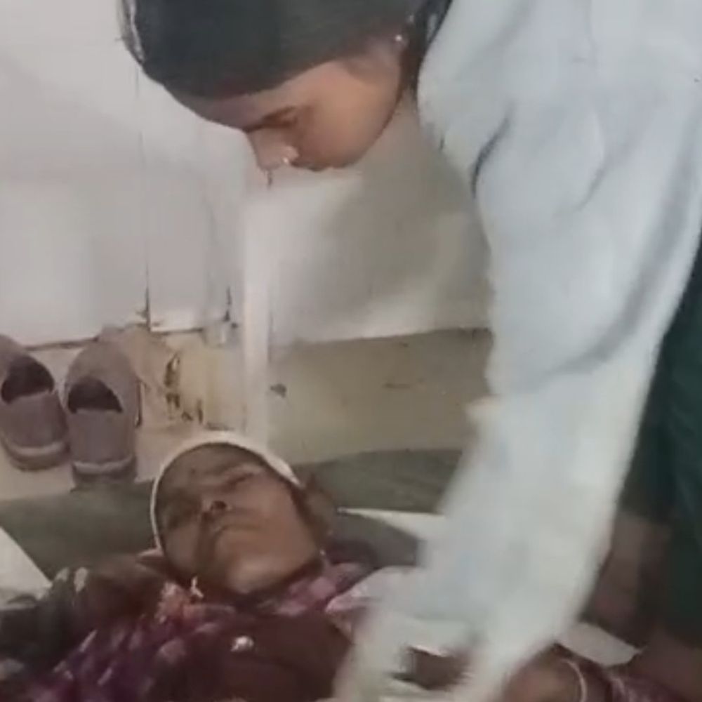 सतना में सड़क हादसे, एक युवती की मौत:मां-बेटे समेत 3 अन्य घायल, अज्ञात वाहन ने मारी टक्कर