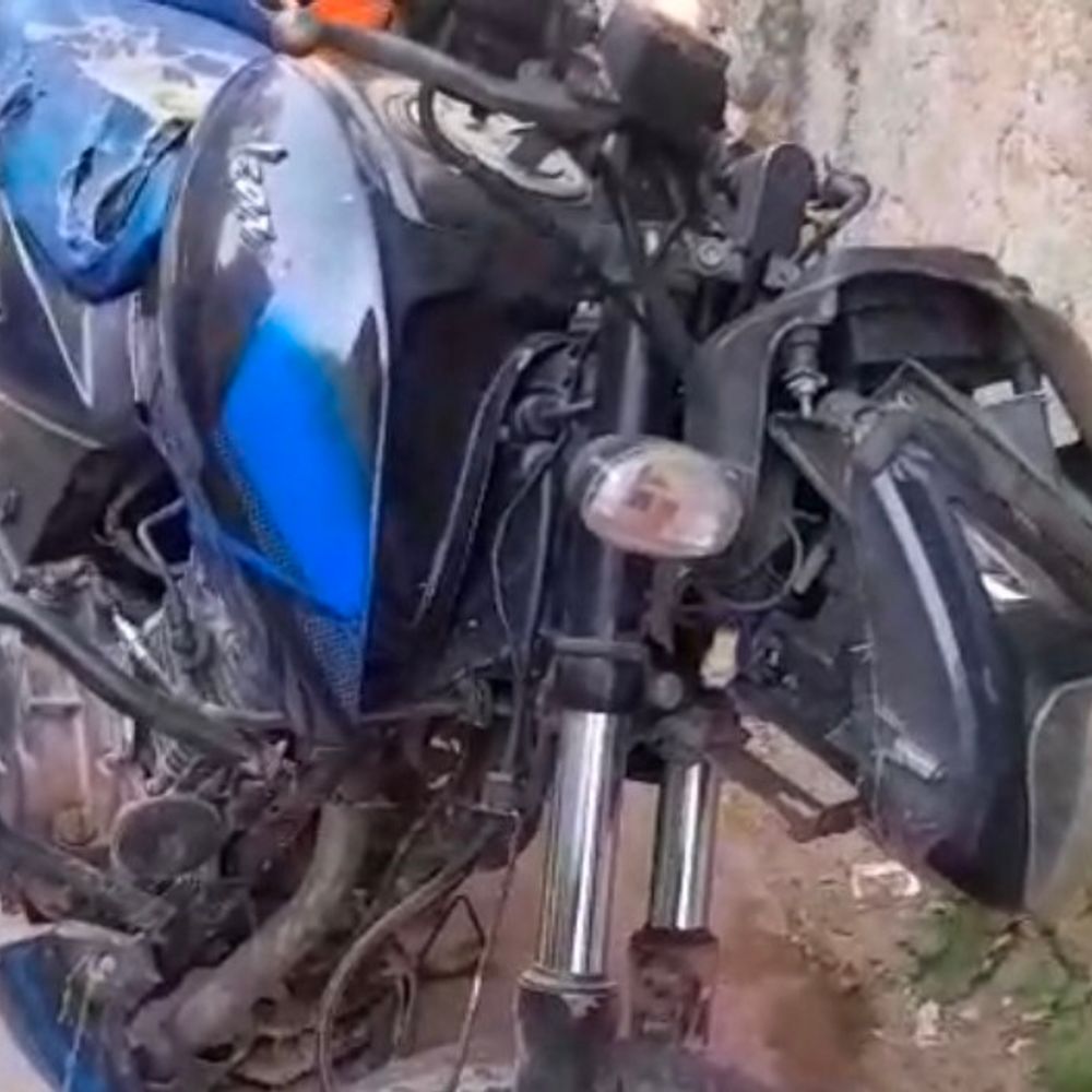 शेखपुरा में पुलिस को देखकर तस्कर भागे:एक बोरा शराब-बिना नंबर की बाइक जब्त, गश्ती के दौरान पुलिस को मिली सफलता