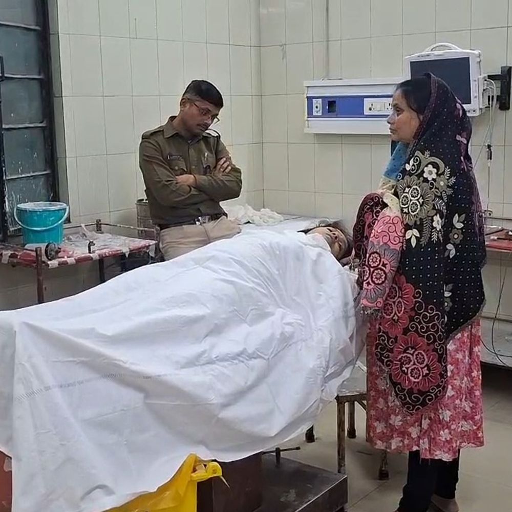 समस्तीपुर में आरपीएफ सिपाही की पत्नी ने की आत्महत्या:18 साल पहले हुई थी शादी, फंदा बनाकर पंखे से लटककर दी जान, कारणों की तलाश में जुटी पुलिस