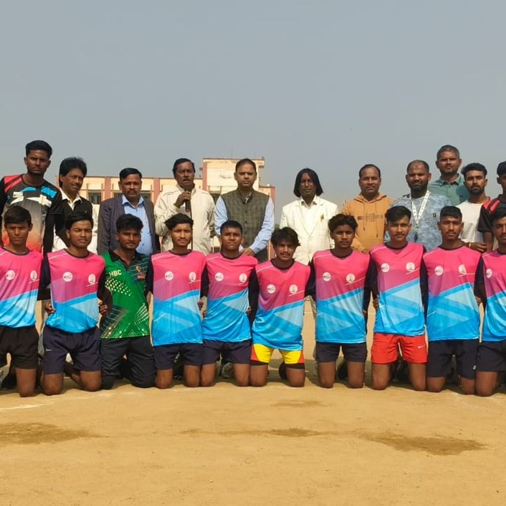 नवादा के हरिश्चंद्र स्टेडियम में राज्य स्तरीय हैंडबॉल टूर्नामेंट:प्रभारी जिला खेल पदाधिकारी ने शुभारंभ किया, बड़ी संख्या में खिलाड़ियों ने भाग लिया