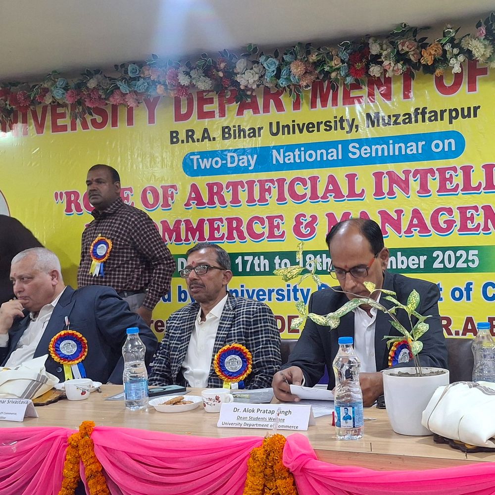 मुजफ्फरपुर के बिहार विश्वविद्यालय में सेमिनार:कुलपति का संदेश टीचर ने पढ़कर सुनाया, एक्सपर्ट ने बताए एआई के फायदे–नुकसान, रिसर्च पेपर की प्रस्तुति होगी