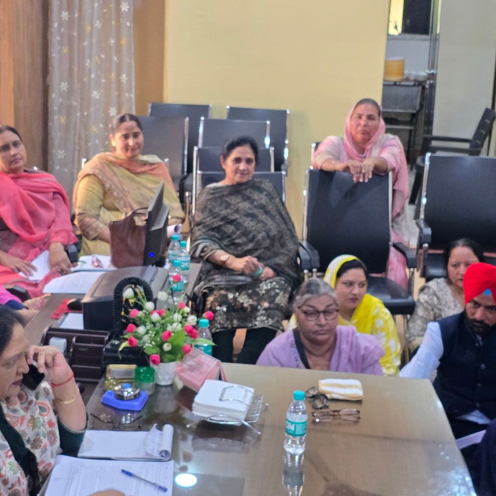 खरड़ नगर काउंसिल में हंगामा, पार्षद जमीन पर बैठे:  विधायक फोन पर बोली- कंजर क्लेश क्यों डाला; इलेक्शन कोड लग जाएगा, टाइम नहीं – Kharar News