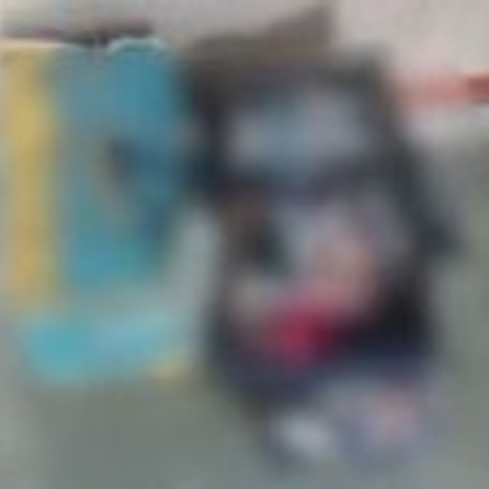 परिहारपुर गांव से दो बैग शराब बरामद:पुलिस को देखकर भागे तस्कर, तलाश जारी