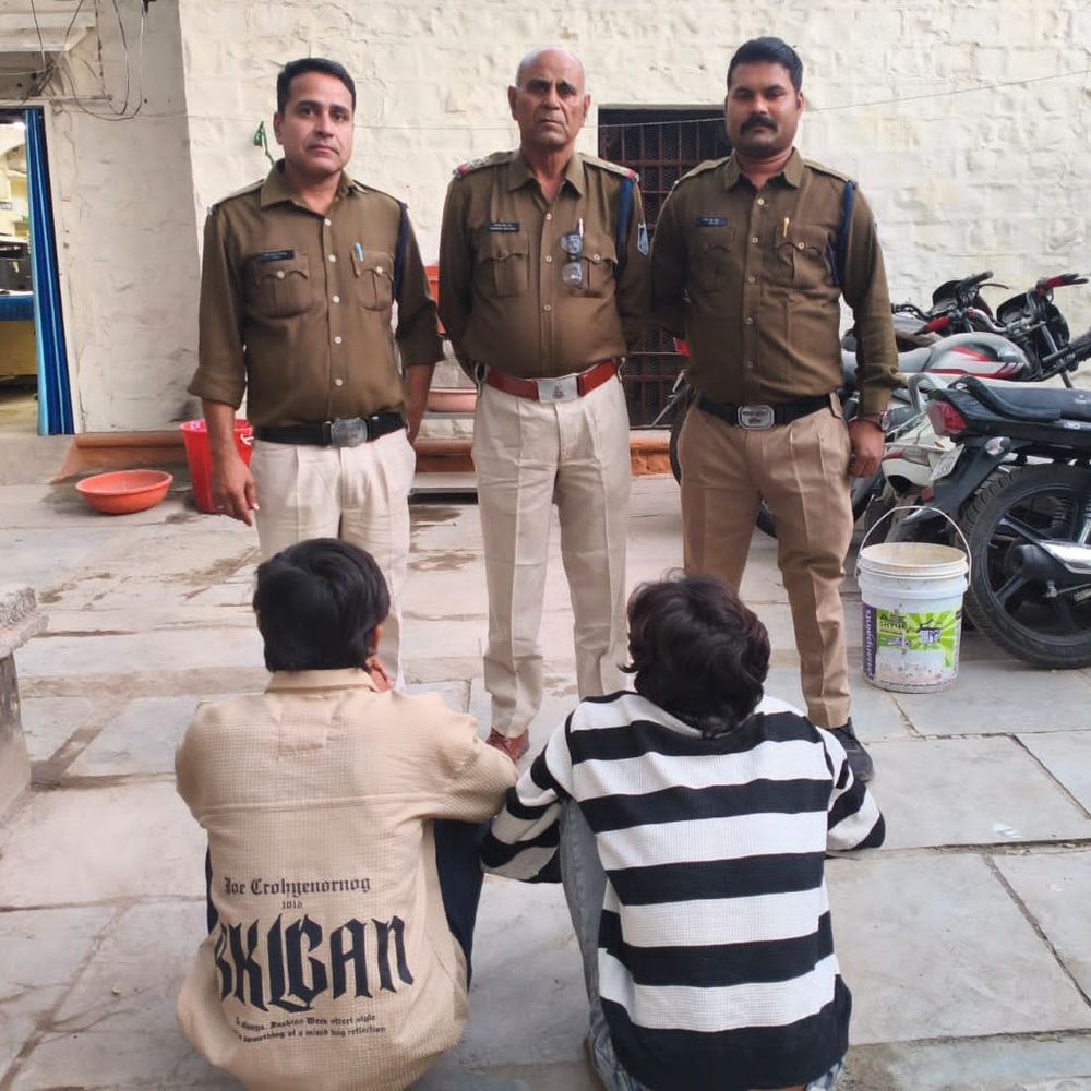 मंदसौर में चाकूबाजी के दो आरोपी गिरफ्तार:तीसरे की तालाश जारी, घायल युवकों का इलाज जारी