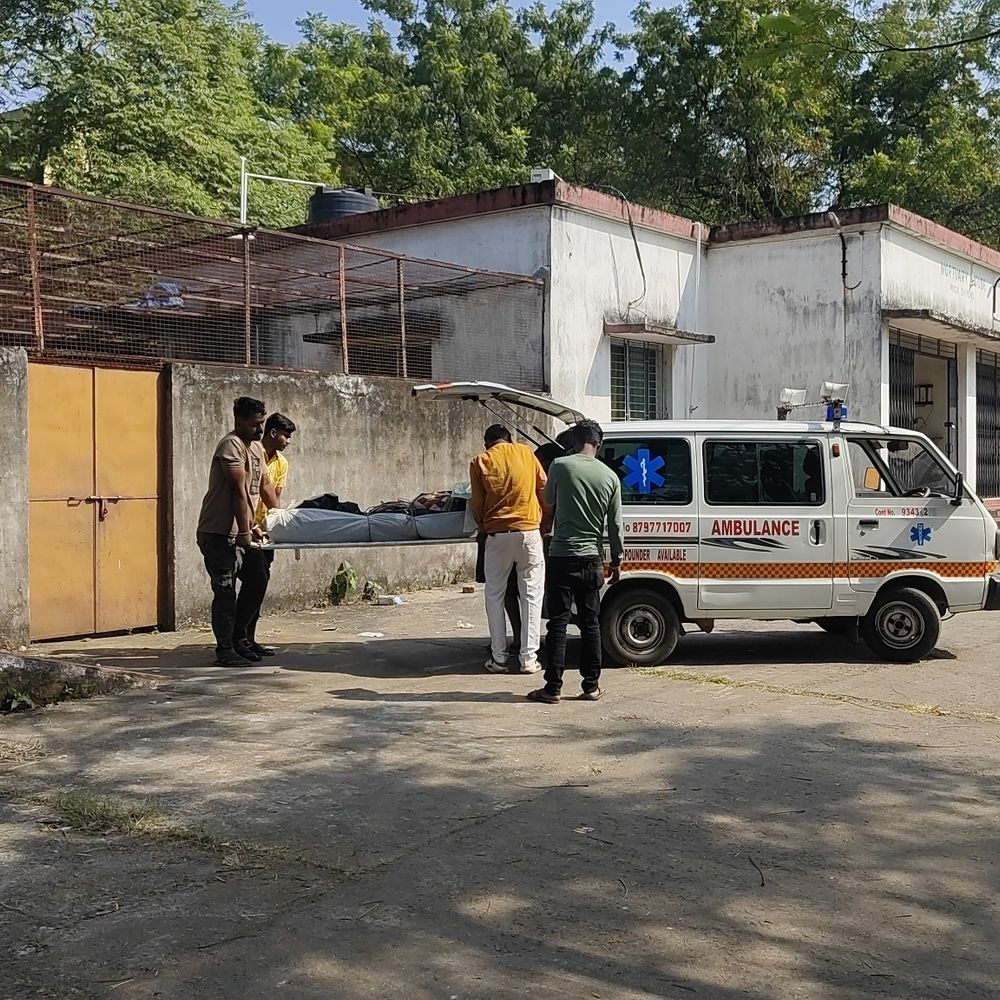 केंदुआडीह में युवक का शव फंदे से लटका मिला:  जर्जर बीसीसीएल क्वार्टर में मिली लाश, रात में दोस्तों संग की थी पार्टी – Dhanbad News