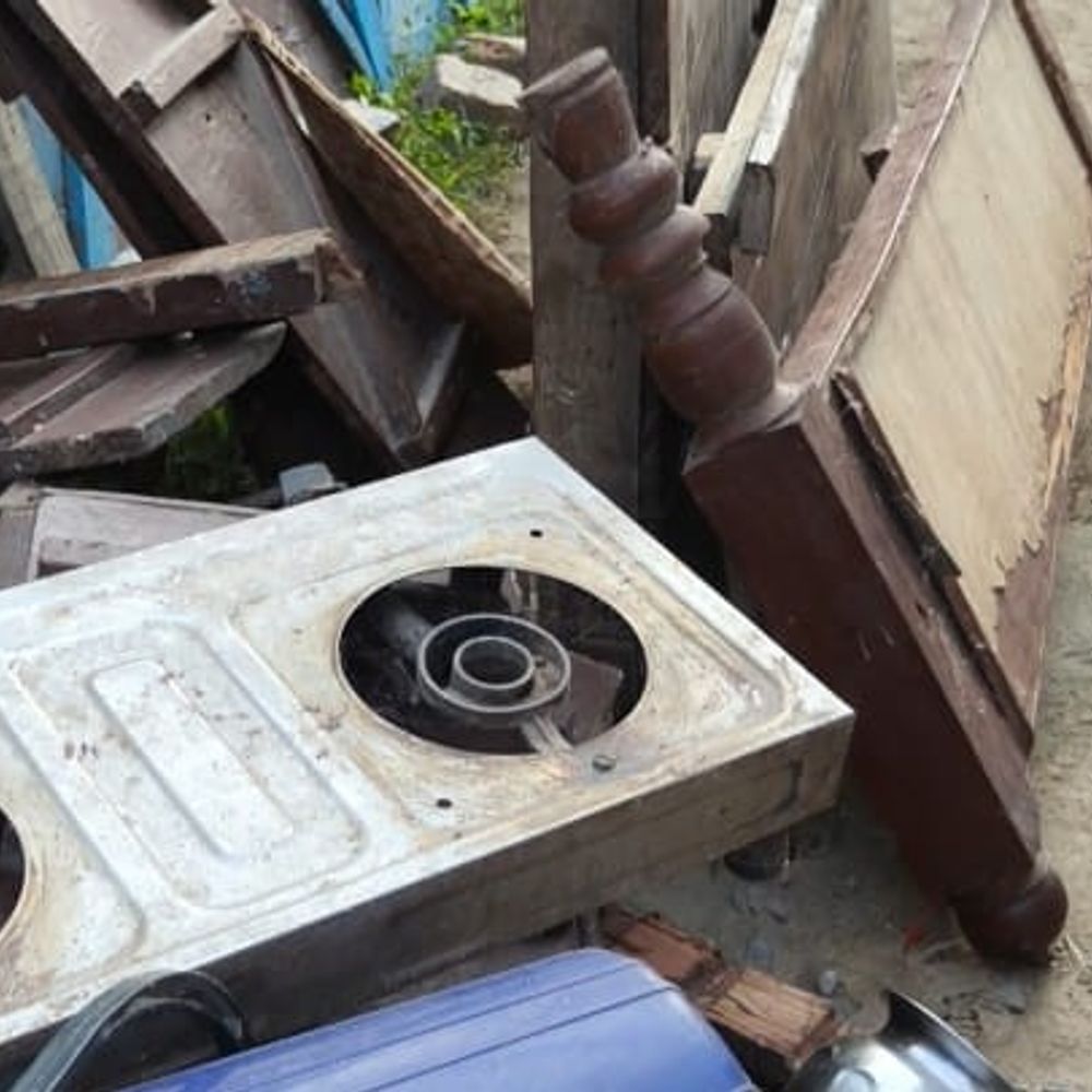 चौथम पुलिस ने फरार आरोपी के घर कुर्की-जब्ती की:न्यायालय के आदेश पर देवका गांव में कार्रवाई