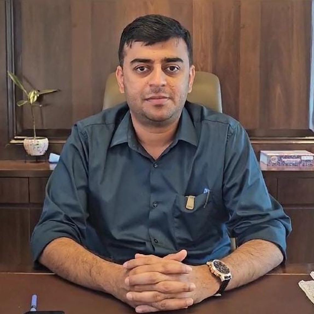 छतरपुर में गैरहाजिर बीएलओ को किया सस्पेंड:कलेक्टर को निरीक्षण के दौरान ड्यूटी पर नहीं मिले थे बीएलओ रावेंद्र प्रताप