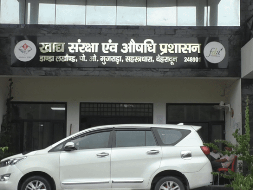 जीरकपुर में पकड़ी नशीली दवाइयाँ उत्तराखंड में मचा हड़कंप:  हड़बड़ी में शुरू की जांच, अपर आयुक्त का गोलमोल जवाब कहा-यूपी से देहरादून और हिमाचल होते हुए गया ट्रक – Dehradun News