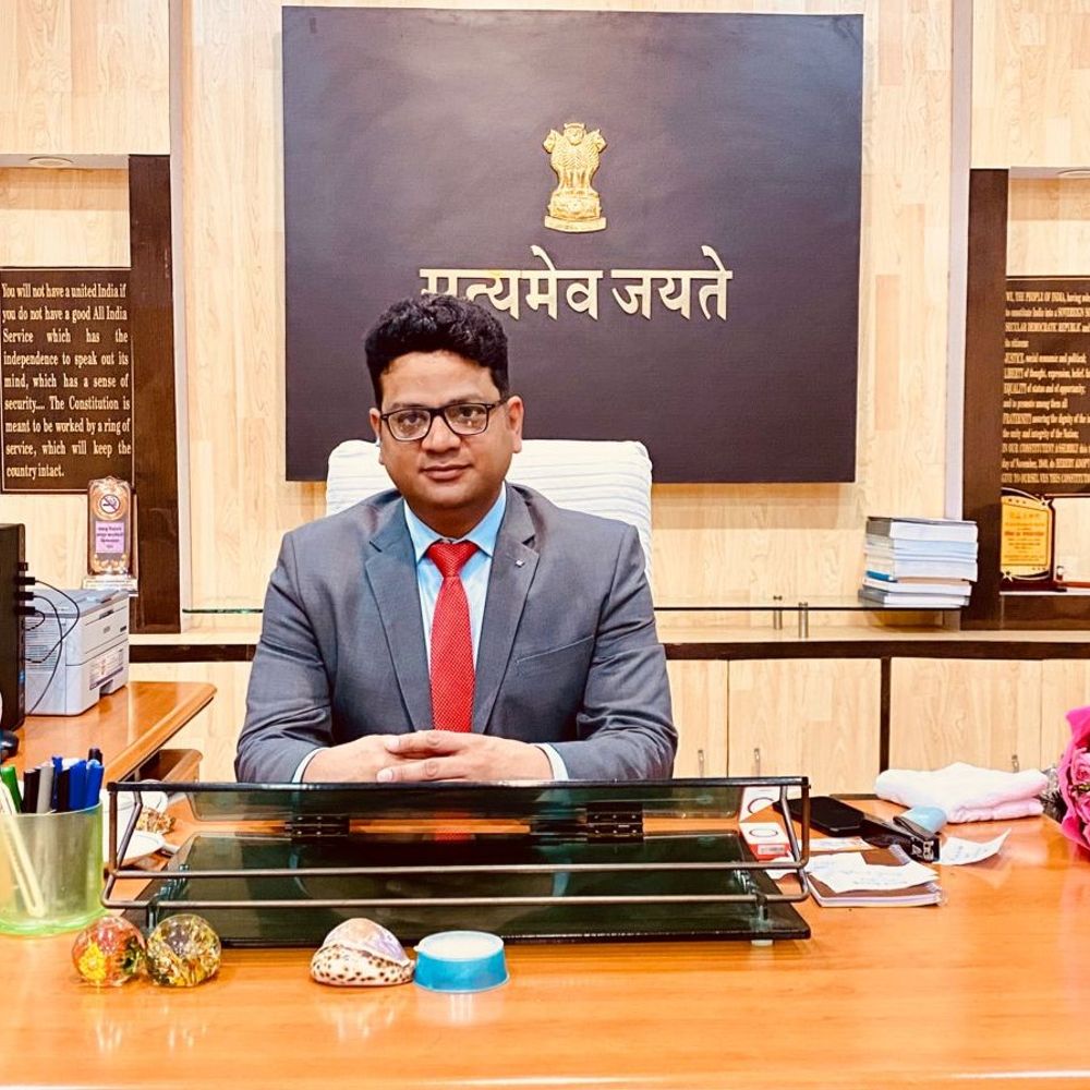 निर्वाचन नामावली पुनरीक्षण में लापरवाही पर सचिव सस्पेंड:सीधी कलेक्टर ने जारी किए आदेश; बोले- निलंबन अवधि में भी मिलेगा वेतन