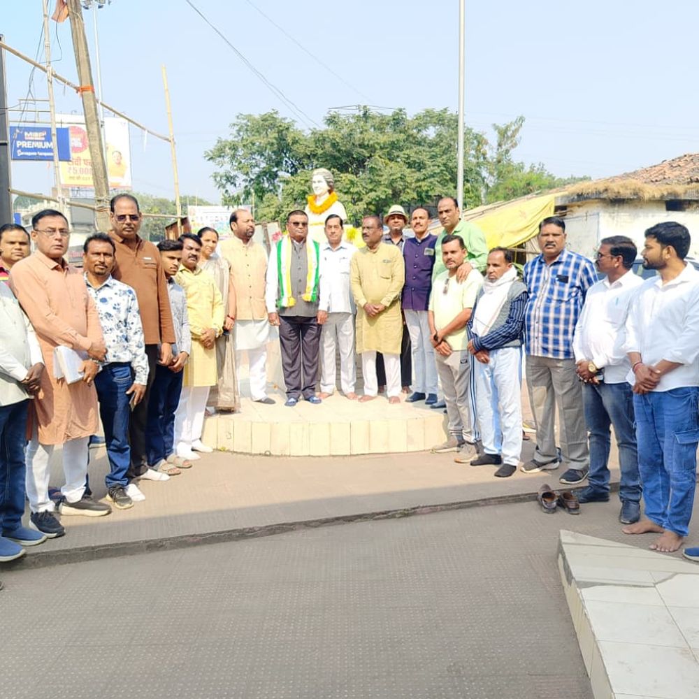 जिला कांग्रेस ने मनाई इंदिरा गांधी की जयंती, कार्यों को याद कर की सराहना
