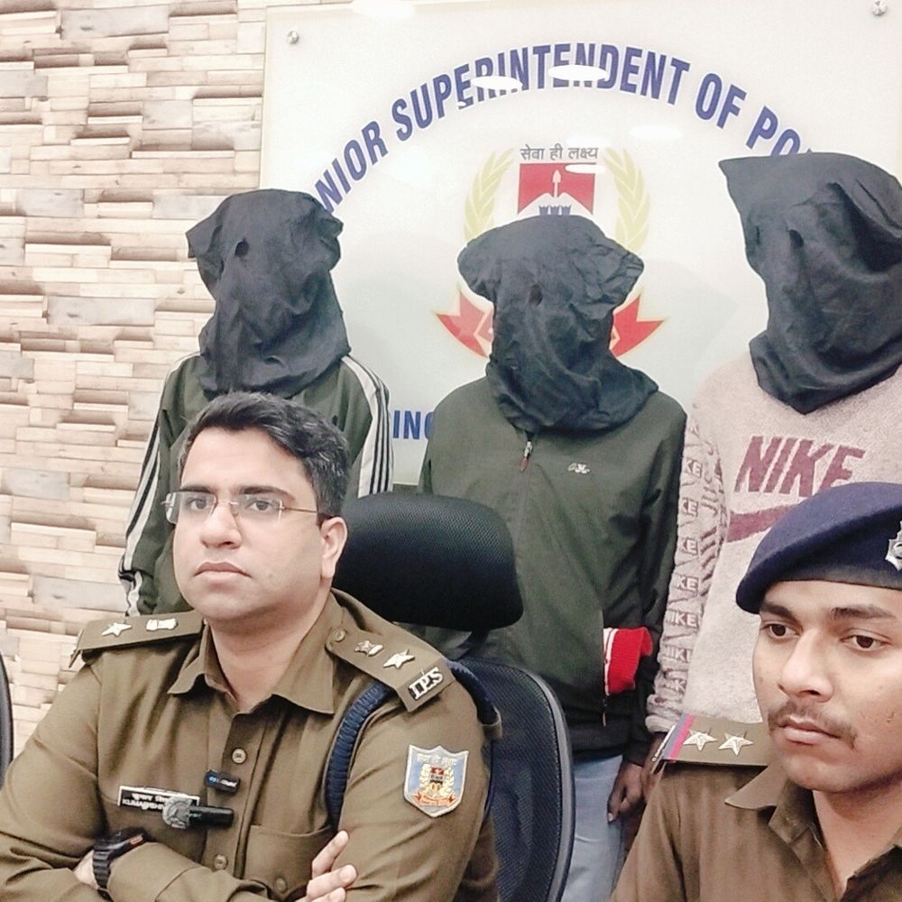 ​​​​​​​अवैध संबंध में पति की हत्या की प्लानिंग, शूटर गिरफ्तार:  जेल में बंद प्रेमी से करवाना चाहती थी हसबैंड का मर्डर, आरोपी महिला फरार – Jamshedpur (East Singhbhum) News