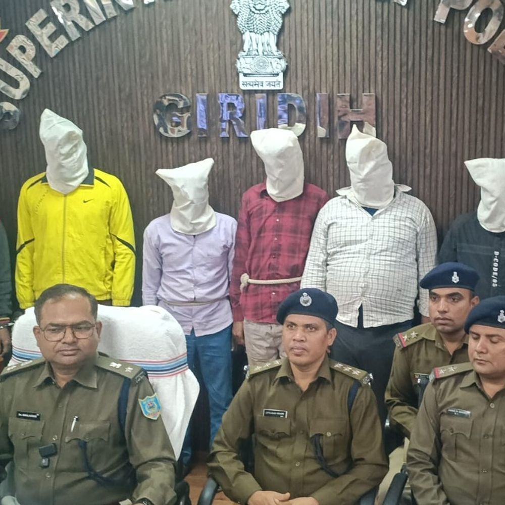 ​​​​​​​गिरिडीह पुलिस ने अवैध हथियार फैक्ट्री का किया भंडाफोड़:  छह आरोपी गिरफ्तार, भारी मात्रा में हथियार और निर्माण सामग्री बरामद – Giridih News