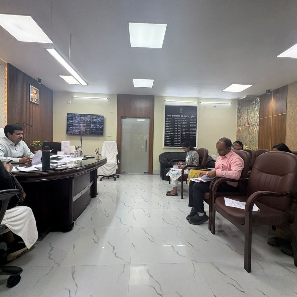 DM ने कल्याणकारी योजनाओं को लेकर की समीक्षा बैठक:सुपौल में अधिकारियों को समय पर लक्ष्य पूरा करने का दिया निर्देश
