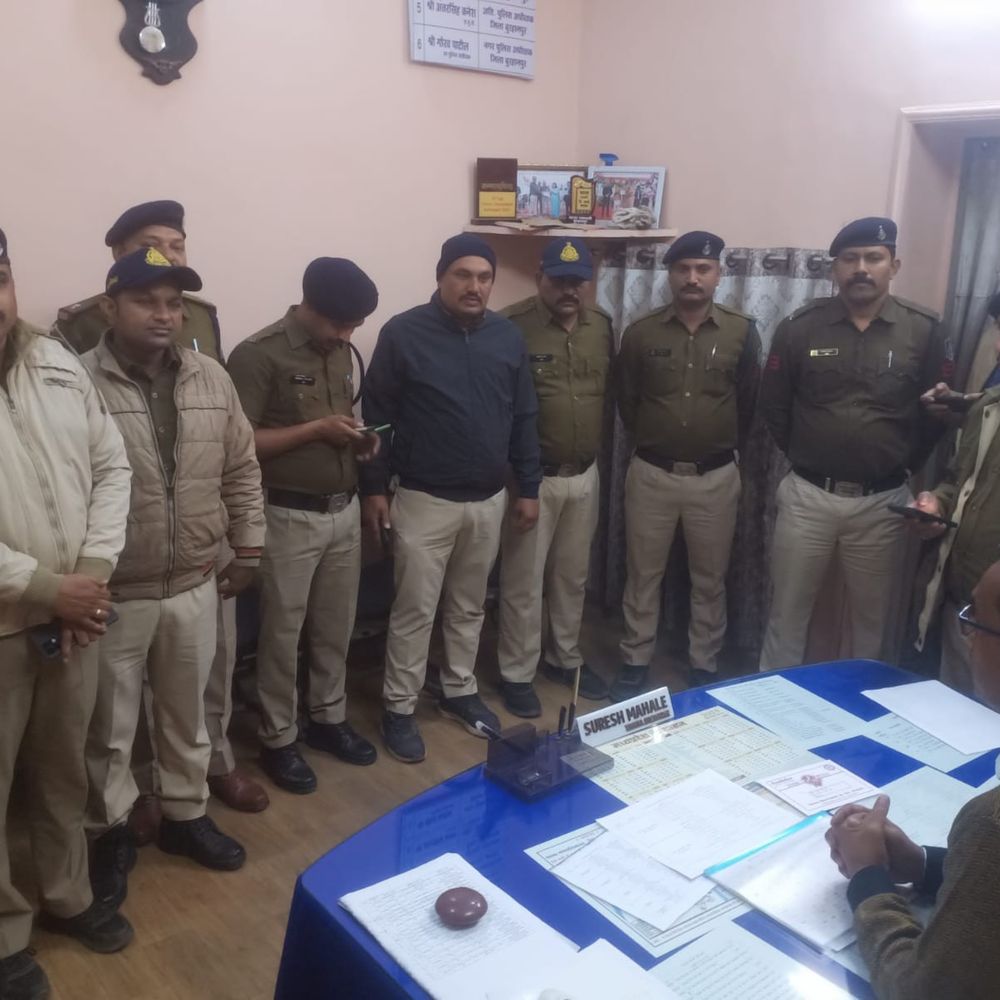 बुरहानपुर में ASP का औचक निरीक्षण:लालबाग और गणपति नाका थाने पहुंचे, बीट सिस्टम परखी; गश्त बढ़ाने के निर्देश