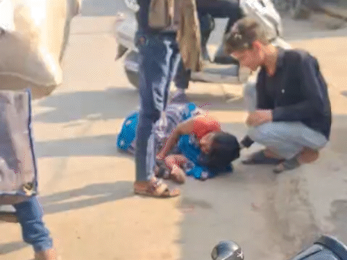 बिलासपुर में महिला को टक्कर मारकर भागा इंस्पेक्टर:लोगों ने पीछा कर पकड़ा; बयान में अज्ञात-वाहन से हादसा बताया; वर्दीधारी अफसर पर कार्रवाई नहीं