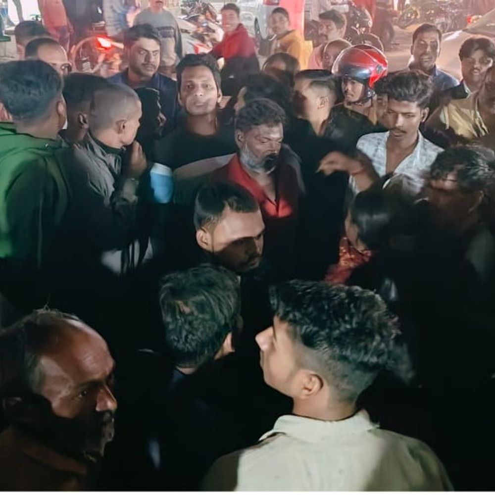 सुपौल में बकाया मजदूरी मांगने पर कारपेंटर पर हमला:दुकानदार ने धारदार हथियार से सिर फोड़ा, पुलिस ने पहुंचाया अस्पताल