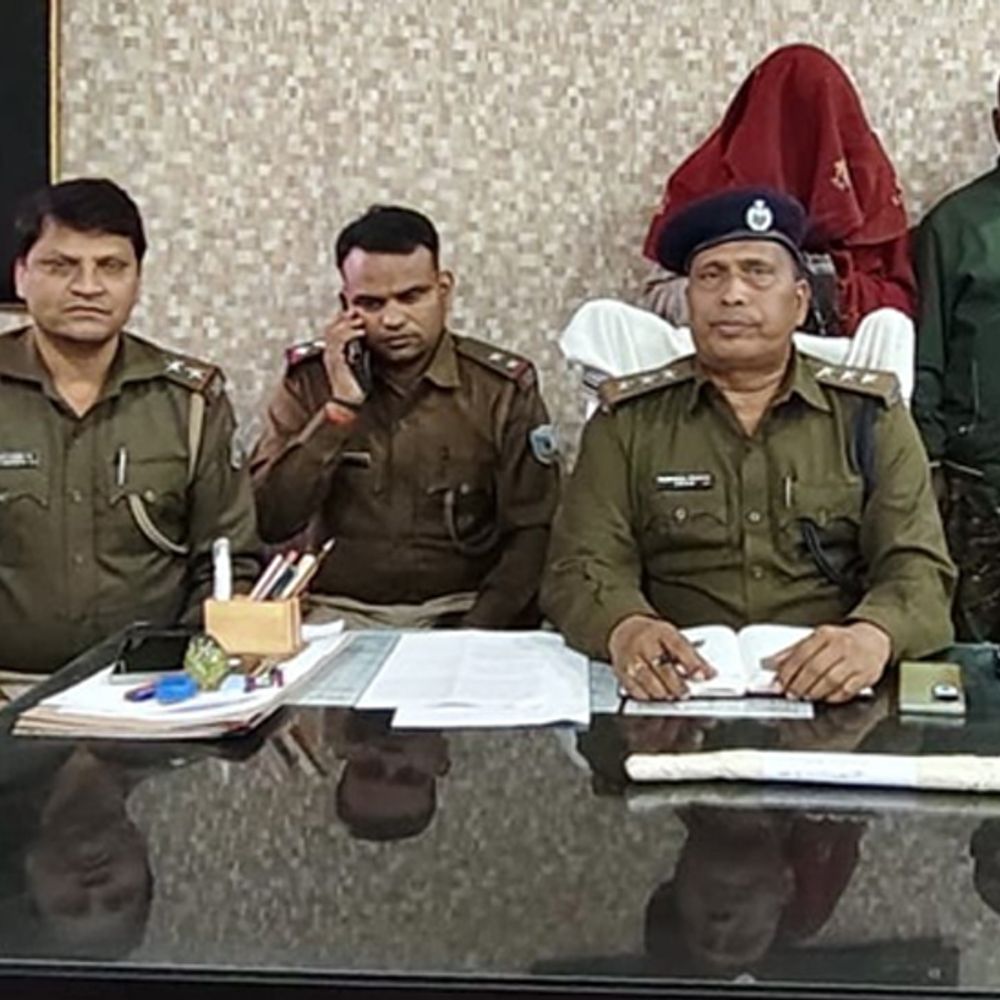 पति ने ही पत्नी की गला रेतकर की थी हत्या:  घर में धड़ तो सिर को 100 मीटर दूर फेंका, दूसरे को फंसाने की थी साजिश – Giridih News