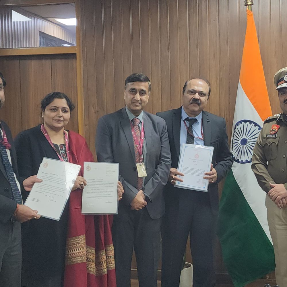 गुरुग्राम में बैंक मैनेजर ने रोकी 64 लाख की ठगी:  डिजिटल अरेस्ट स्कैम, सीनियर सिटीजन के पैसे बचाए, पुलिस ने किया सम्मानित – gurugram News