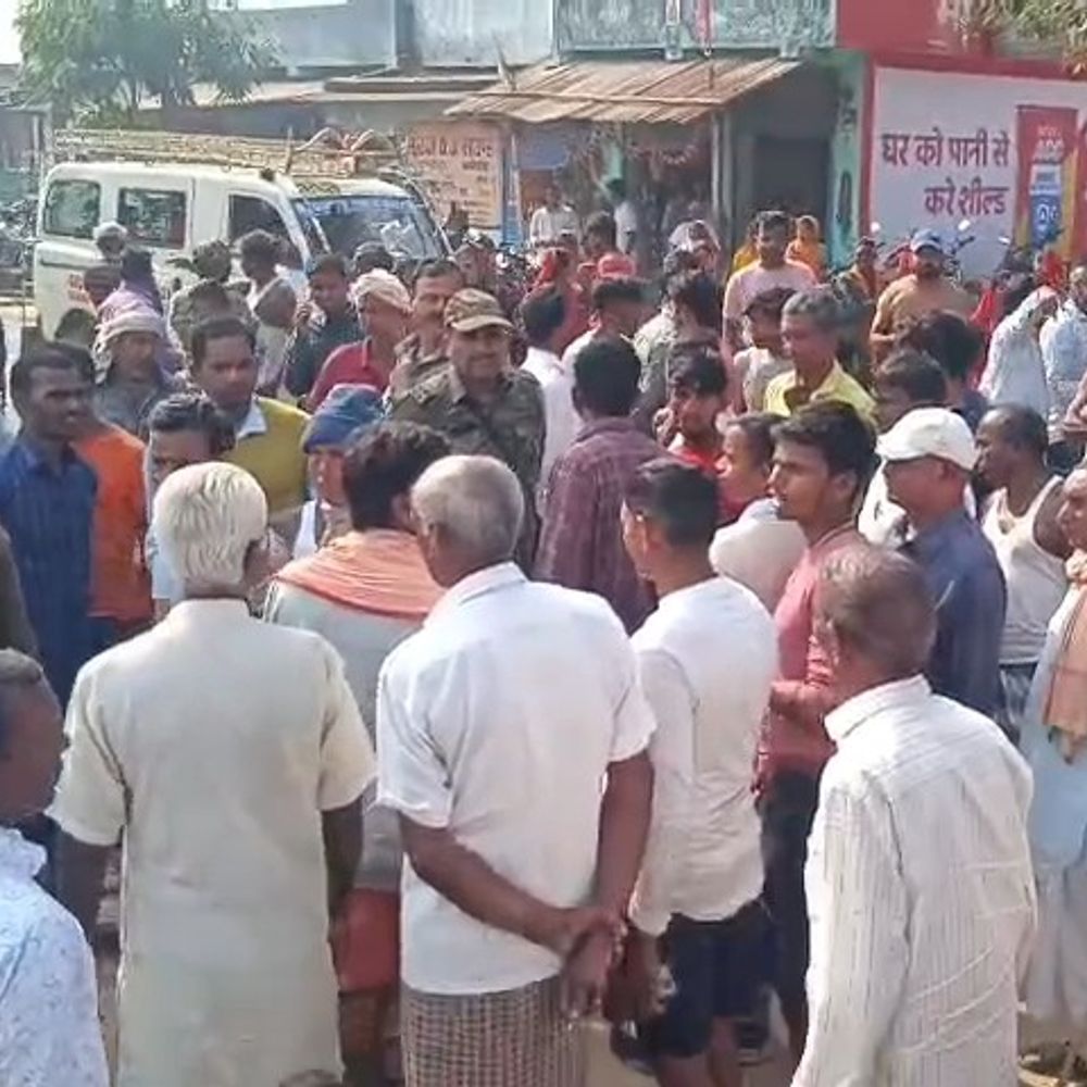 गिरिडीह में हाथी ने किसान को कुचला:  धान काटते समय हुआ हमला, आक्रोशित ग्रामीणों ने सड़क जाम किया – Giridih News