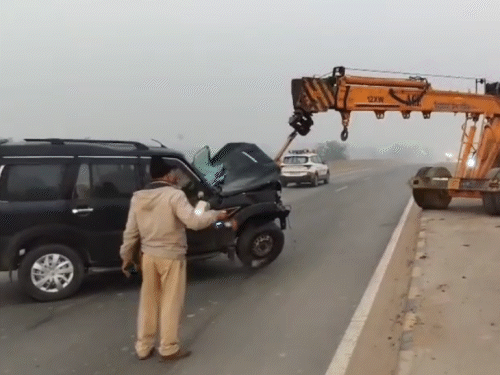 100 की स्पीड में डिवाइडर से टकराई स्कॉर्पियो,3 की मौत:जीजा-साले, ड्राइवर की गई जान, 4 गंभीर; पटना से इलाज कराकर मधेपुरा लौट रहे थे