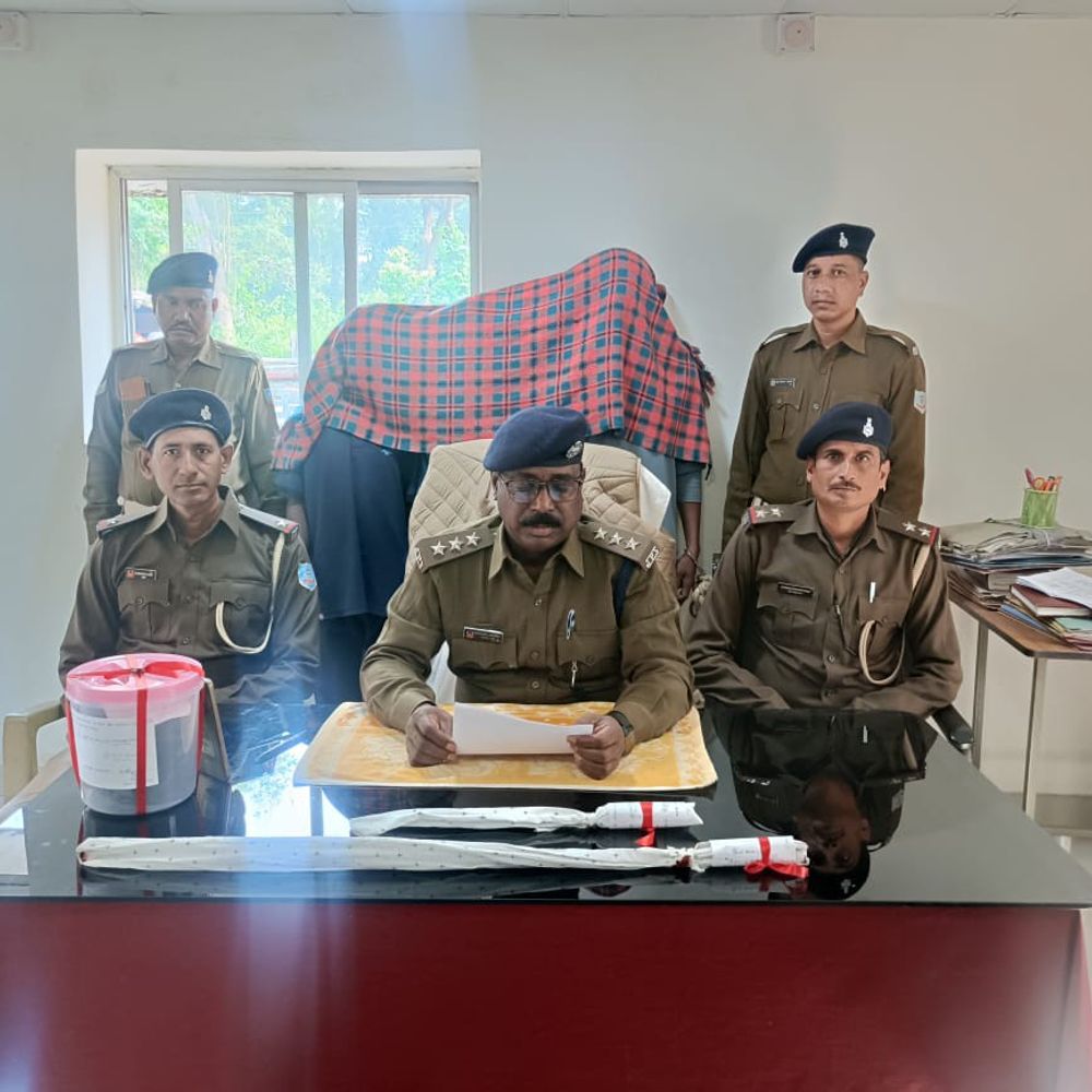 मझगांव में फेरीवाले की हत्या का खुलासा:  तीन आरोपी गिरफ्तार, शव झाड़ियों में मिला था; जमीन विवाद में हुई थी वारदात – Chaibasa (West Singhbhum) News