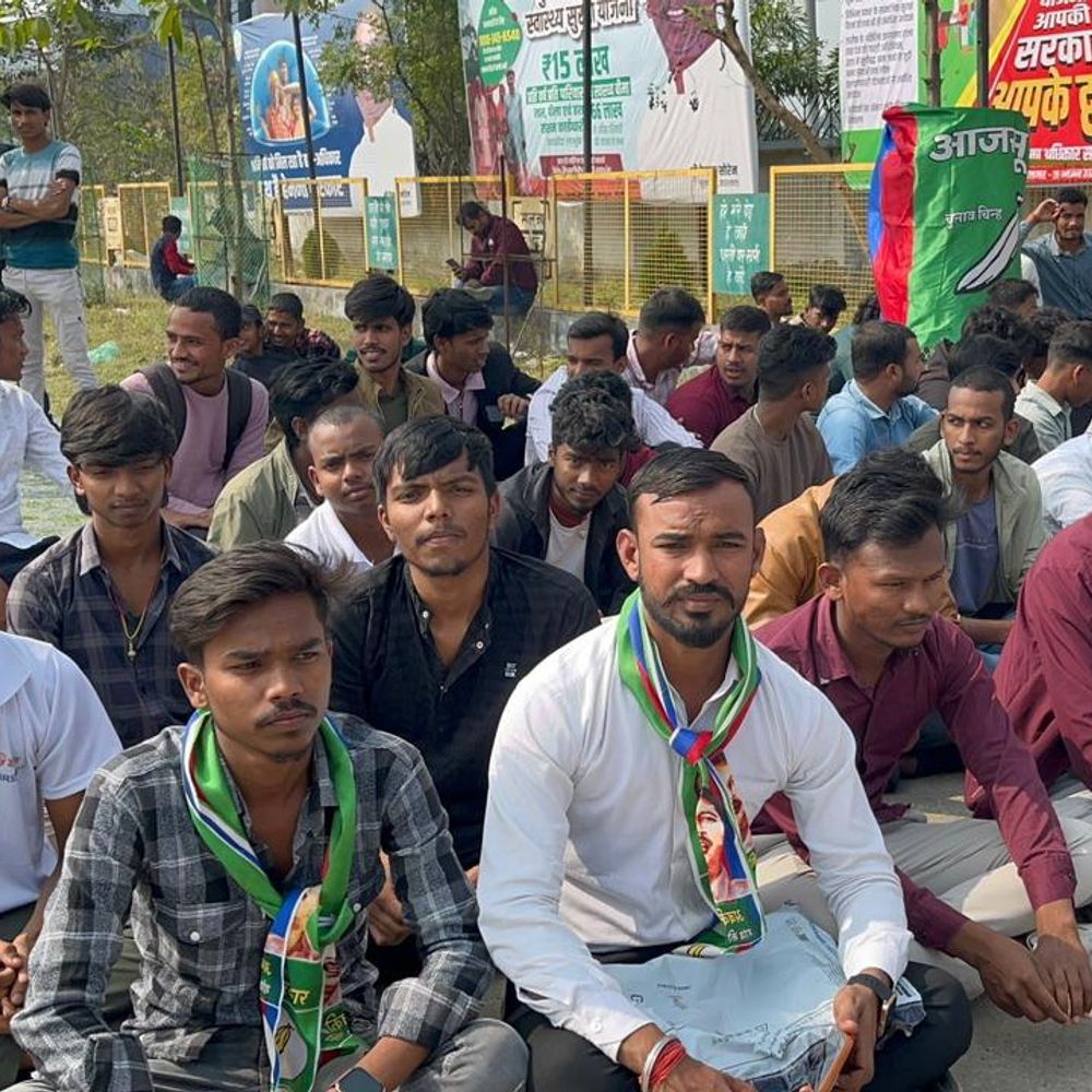 गिरिडीह में छात्रवृत्ति भुगतान में देरी पर छात्रों का प्रदर्शन:  डीसी को सौंपा ज्ञापन, 27 नवंबर को राज्य स्तरीय आंदोलन का ऐलान – Giridih News